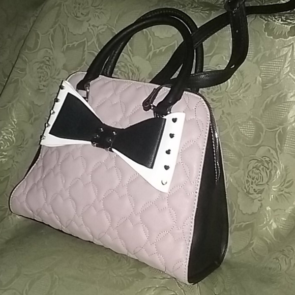 Betsey Johnson Handbags - BETSEY JOHNSON PURSE